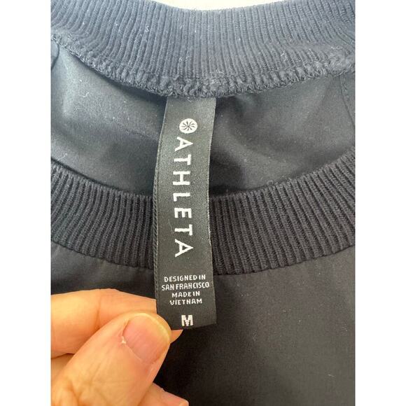 Athleta Tank Top Black Side Split Hem Lightweight Athletic Size Medium - Picture 6 of 7